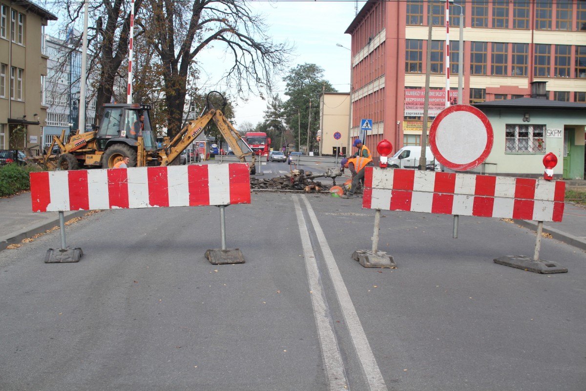 Zmiana rozkładu jazdy MZK w związku z zamknięciem przejazdu kolejowego na ul. Komorowickiej