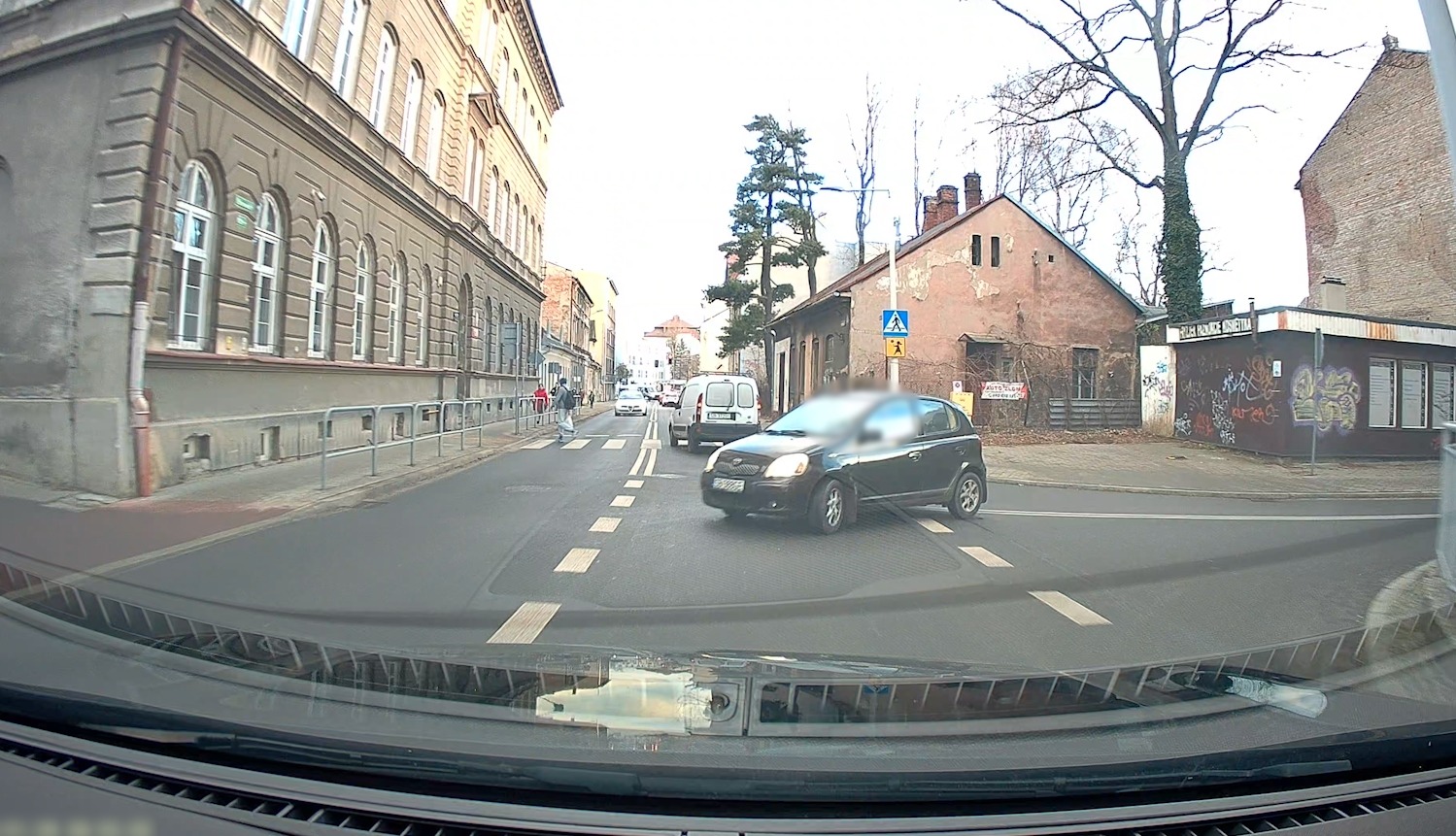 [WIDEO] Chwila nieuwagi i o krok od kolizji