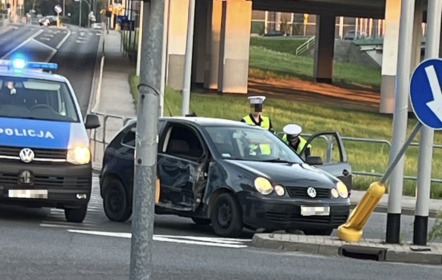 [FOTO] 30-latek z zakazem prowadzenia uciekał przed policją i spowodował kolizje