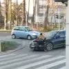 [WIDEO] Road rage w centrum miasta. Pieszy wieziony na masce Audi!