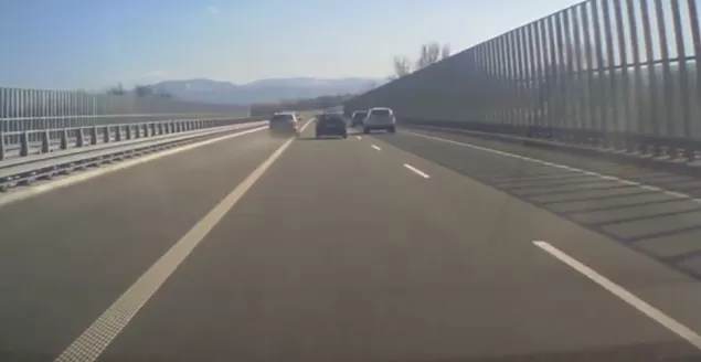 Niecierpliwy kierowca na S-1 w Rybarzowicach