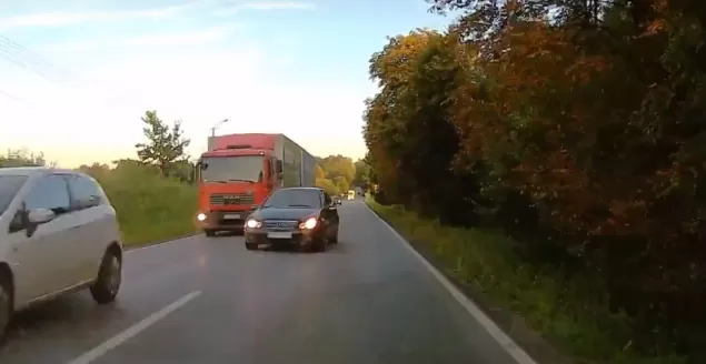 O krok od wypadku przy wyprzedzaniu