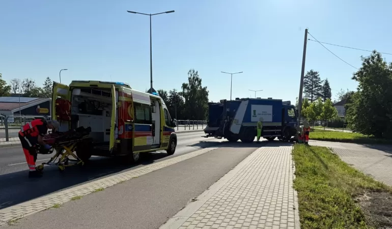 Groźny zdarzenie w Wapienicy: rowerzystka potrącona przez śmieciarkę trafiła do szpitala