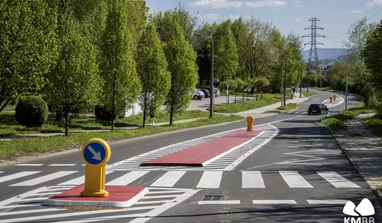 Bezpieczniej przy przystankach autobusowych na ul. Urodzajnej dzięki uspokojeniu ruchu