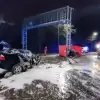 [FOTO] Tragedia na ul. Oświęcimskiej. BMW w strzępach, nie żyje 16-latka. Kierowca zatrzymany