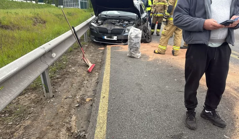 Kraksa na "zakręcie idiotów" w Bielsku-Białej. Obwodnica S-1 zablokowana w obu kierunkach