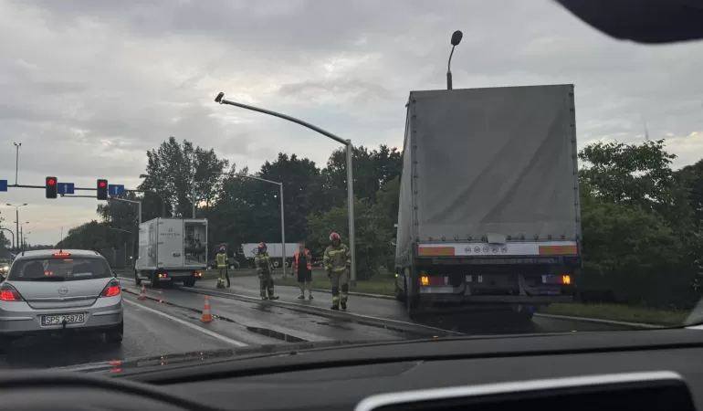 Poranna kraksa na DK-1 w Pszczynie - 11.06.2025