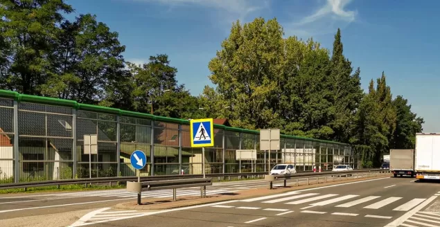 Przejście dla pieszych przez DK1 w rejonie skrzyżowania z ul. Stawową w Goczałkowicach-Zdroju
