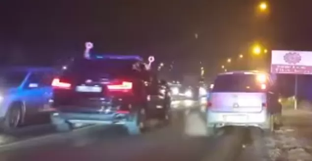 Przejazd kolumny BOR przez Wisłę