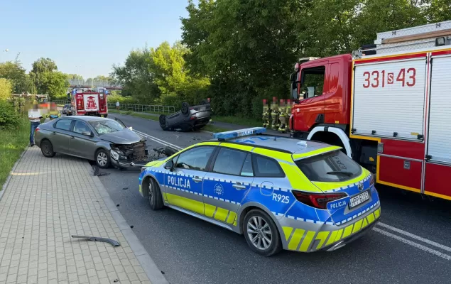 [FOTO] Pijackie wybryki o poranku. Dwie osoby ranne w wypadku na Grażyńskiego