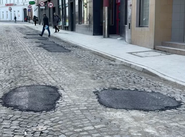Ul. Komorowicka w Bielsku-Białej - odcinek pomiędzy ulicami Targową a 11 Listopada - 17.01.2023