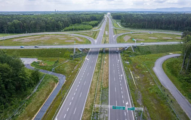 [WIDEO, FOTO] Budowa jednego z odcinków S-1 na ostatniej prostej. Jaki jest postęp robót?